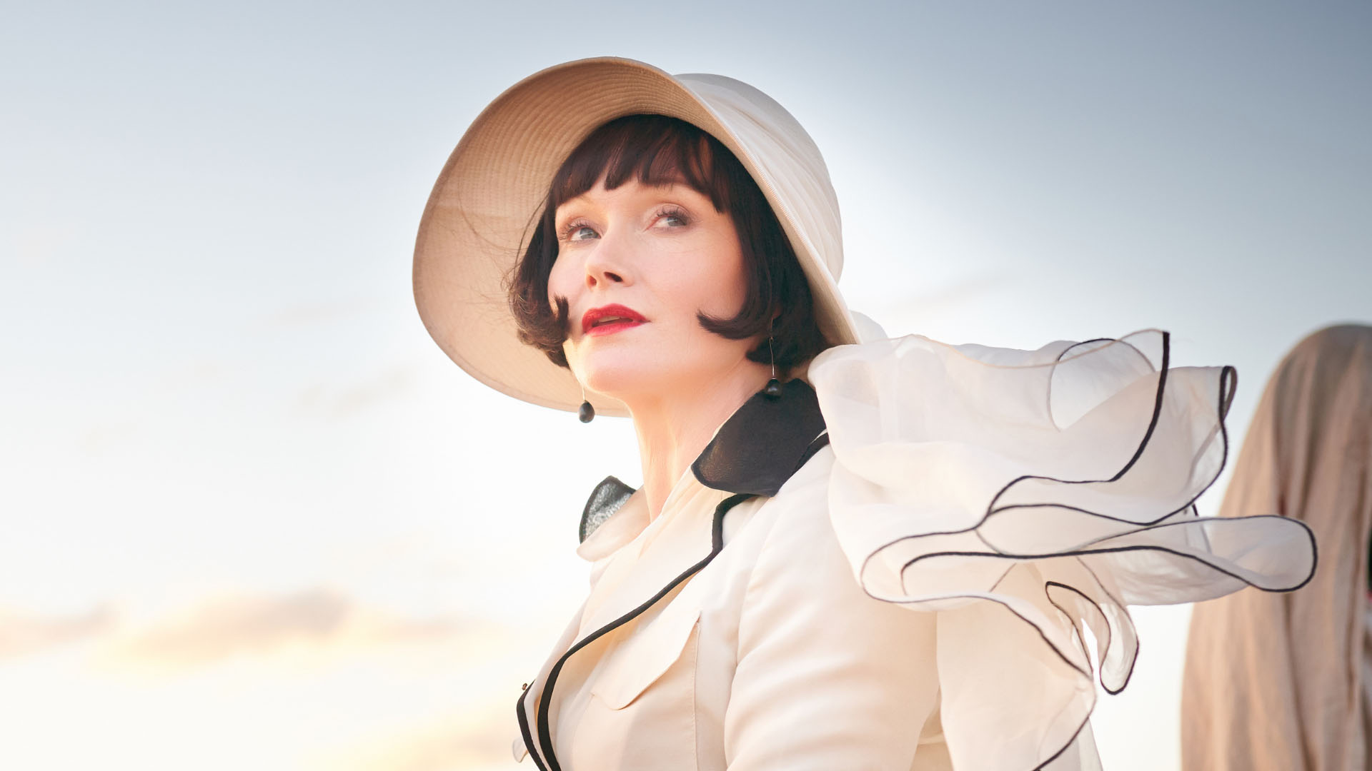 Glamorous lady detective Phryne Fisher returns in a cinematic sequel to the popular TV series.